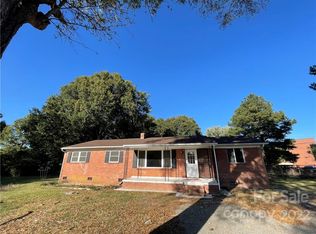 5136 Dogwood Pl, Charlotte, NC 28212