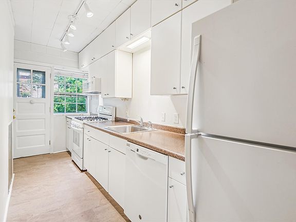 3rd image of 3510 Greenmount Ave #1