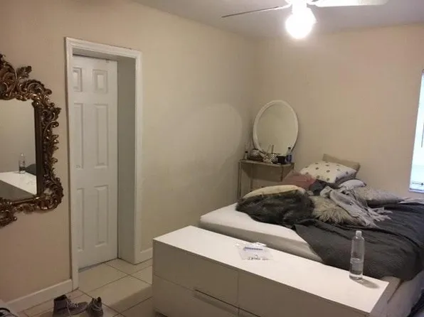 828 NE 17th Way #1, Fort Lauderdale, FL 33304
