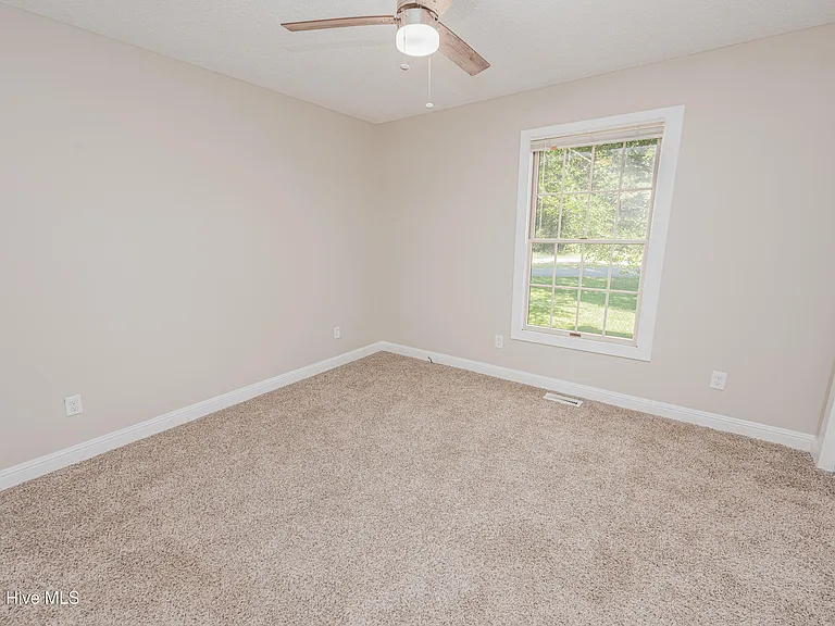 5722 Gondolier Dr — Photo 17