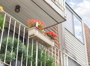 165 1st Ave NW #304, Issaquah, WA 98027