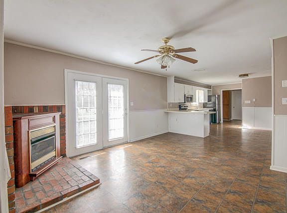 5th image of 685 Mimosa Dr NW