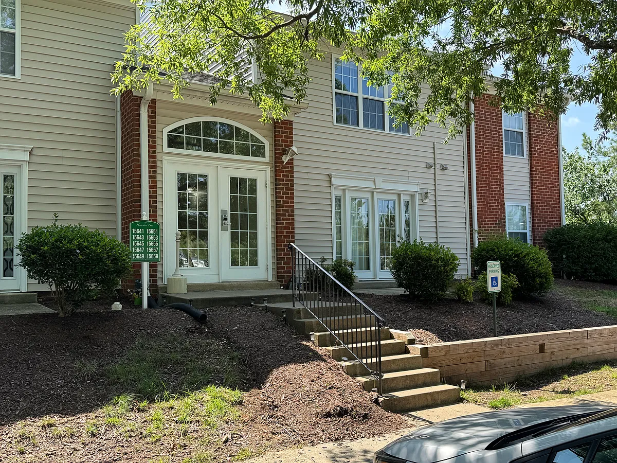 Building Photo - 15659 Horseshoe Ln