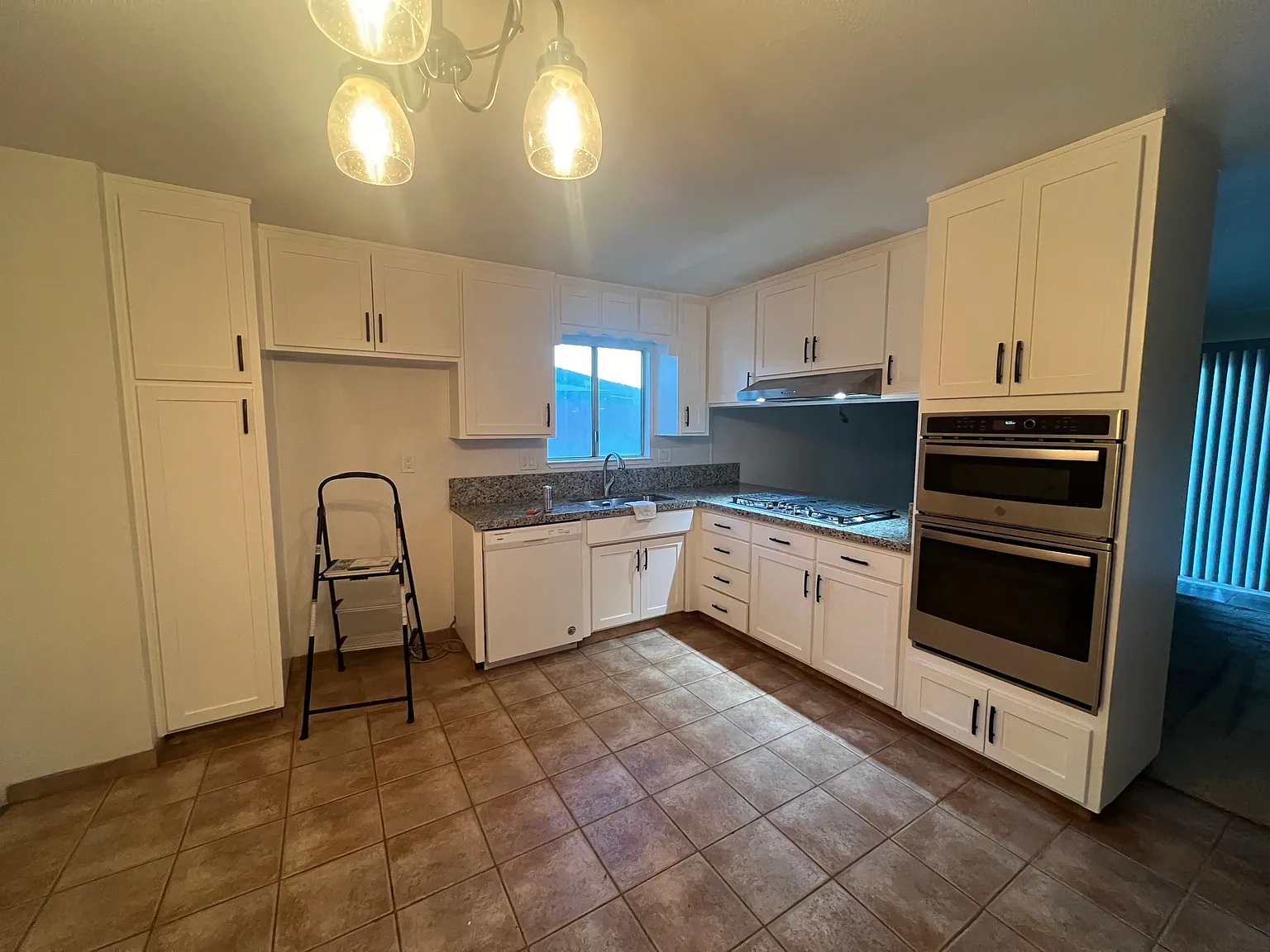 3 bed, 1132 sqft, $2,399 — Photo 2