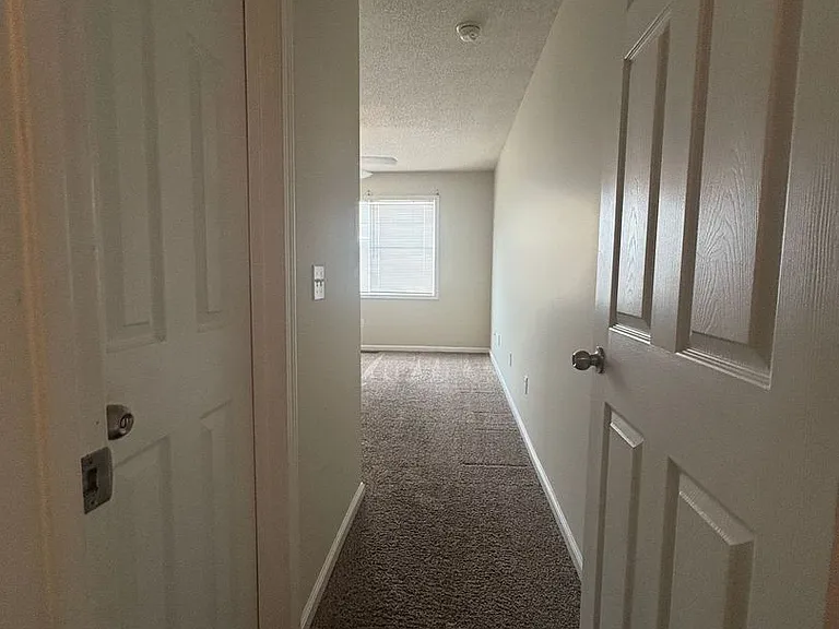 125 Winthrope Ln — Photo 20