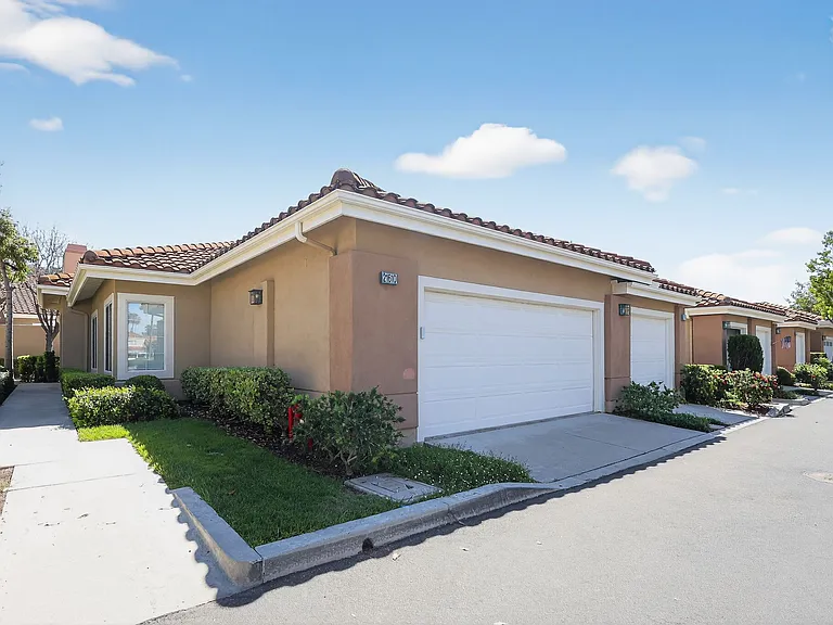 21610 Paseo Venezia — Photo 1