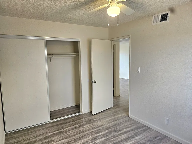 7126 N 66th Dr #202 — Photo 15