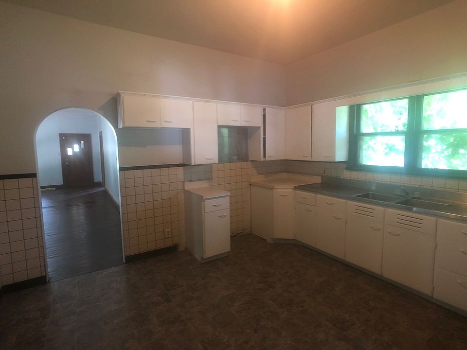 2nd image of 917 Kingdom St