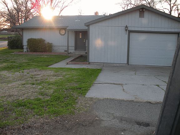 2nd image of 8201 Holly Dr
