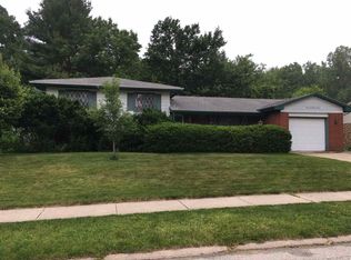 2628 Summit Ridge Dr, South Bend, IN 46628