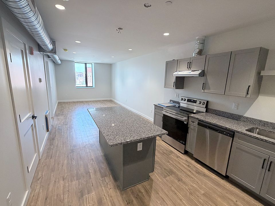 1st image of 345 Main St #303