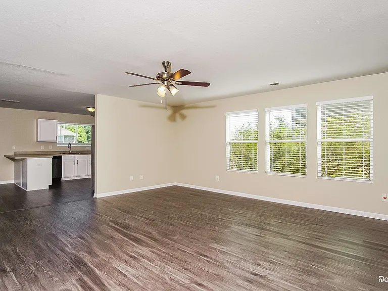 111 Firefly Ln — Photo 5