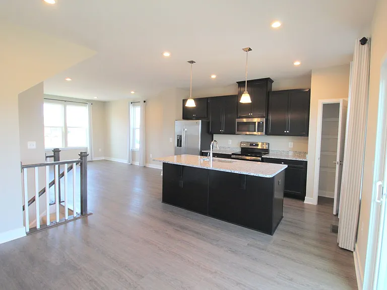 4489 Drysdale St — Photo 9