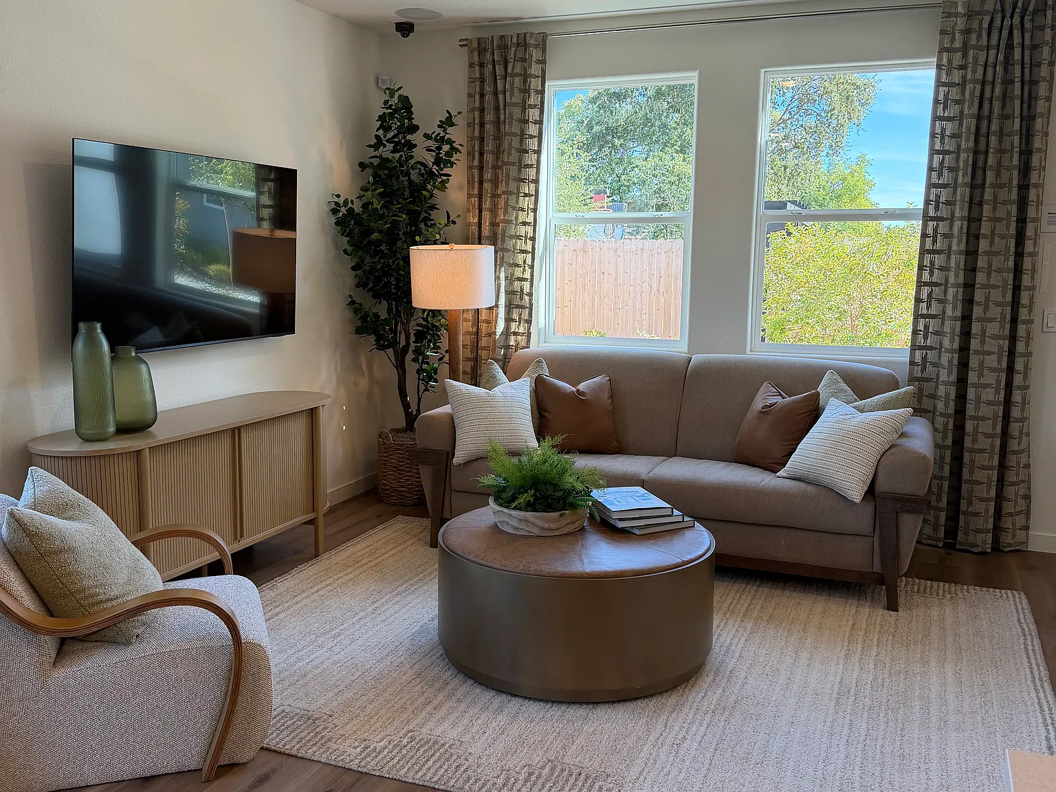 3 bed, 1565 sqft, $3,250 — Photo 3