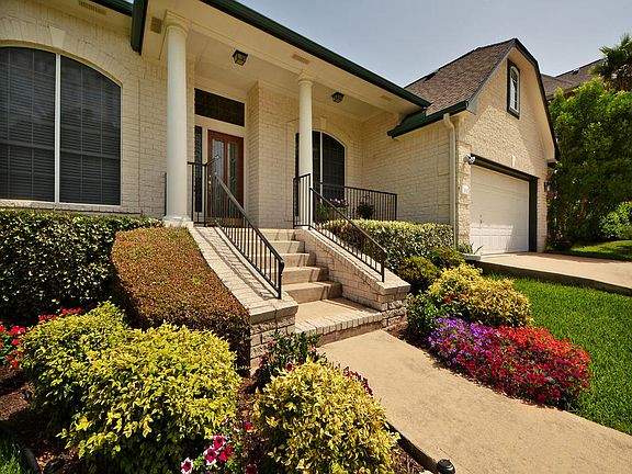 2nd image of 11512 Cedarcliffe Dr