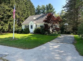 10 Grove St, Paxton, MA 01612