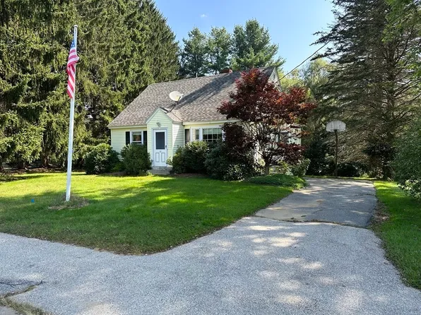 10 Grove St, Paxton, MA 01612
