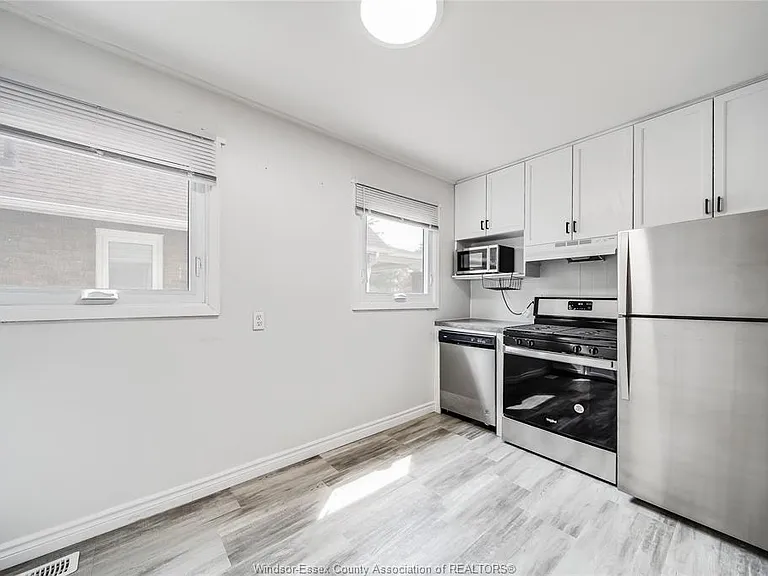 1944 George Ave — Photo 6