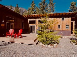 18 Memory Ln, Mazama, WA 98833