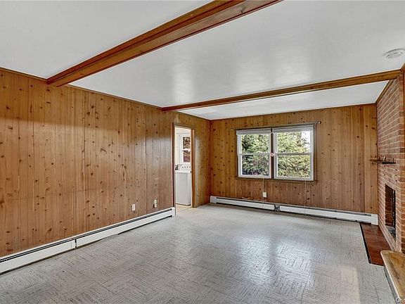 4th image of 328 Balmville Ln