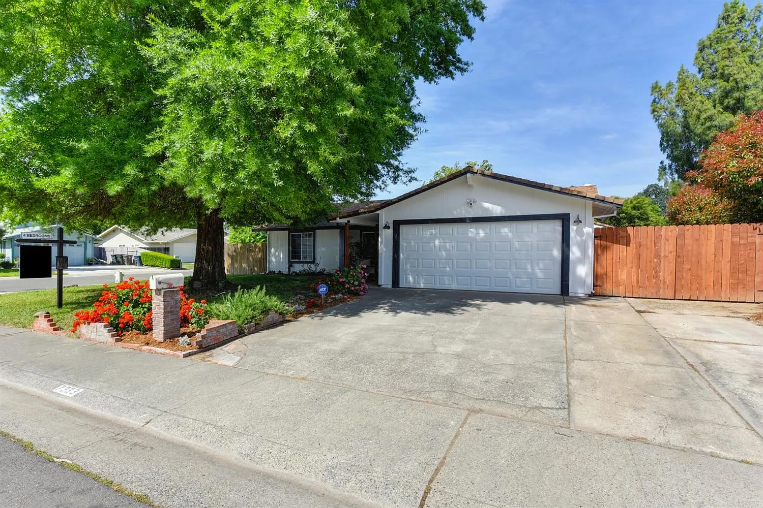7333 Bayoak Way photo 1
