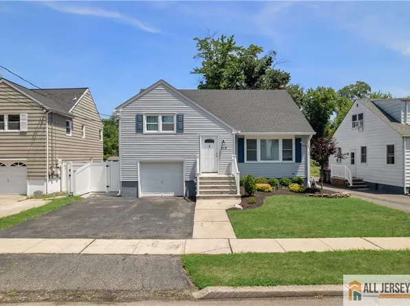 212 Freeman St, Woodbridge, NJ 07095