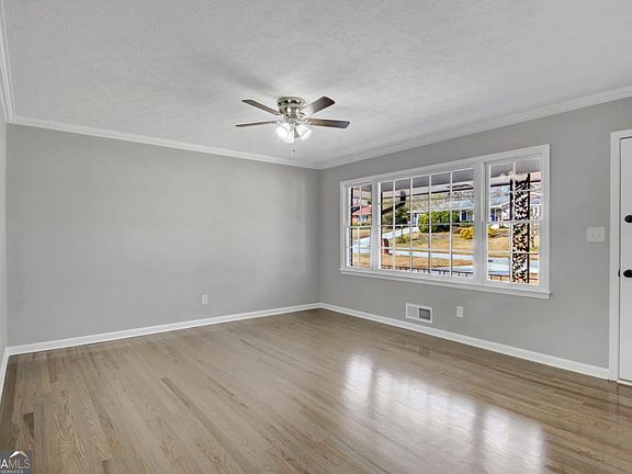 5th image of 1697 Rustic Dr SW