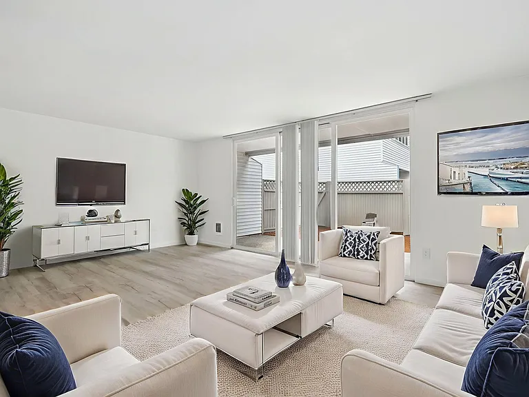 Images Columbia Apartments — Photo 1