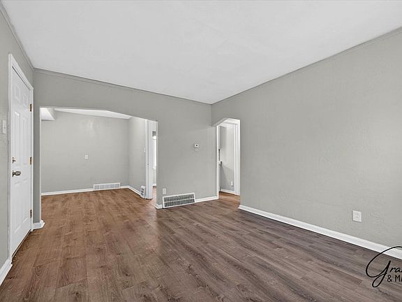 3rd image of 12716 Riad St