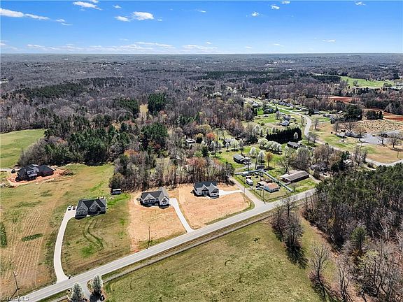 2nd image of 107 Alley Farm Rd