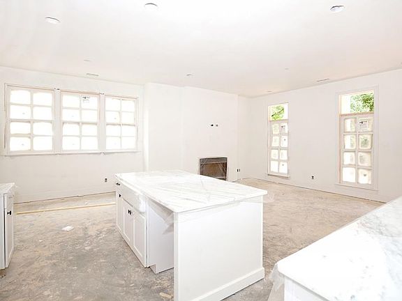 5th image of 2781 Matthews St SE