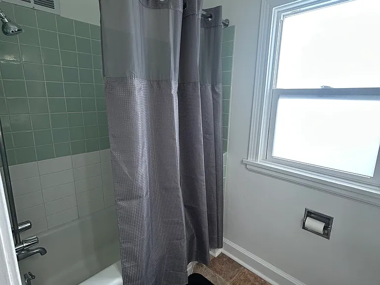 1746 B Ave NE — Photo 13
