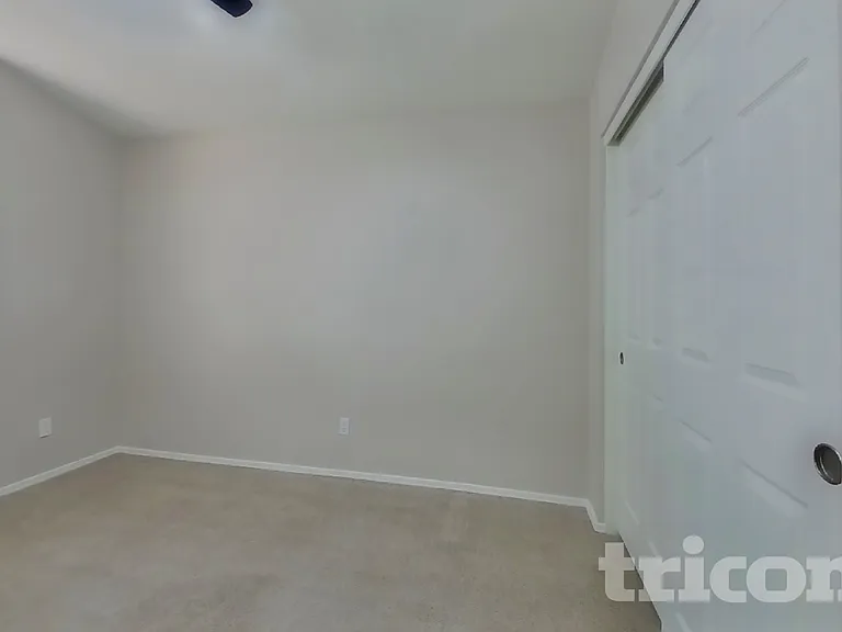 8961 W Kathleen Rd — Photo 10