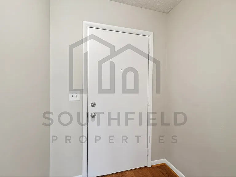 1069 Crisfield Dr #1 — Photo 3