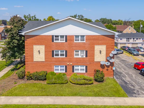 4247 Amelia Ave APT 2A, Lyons, IL 60534