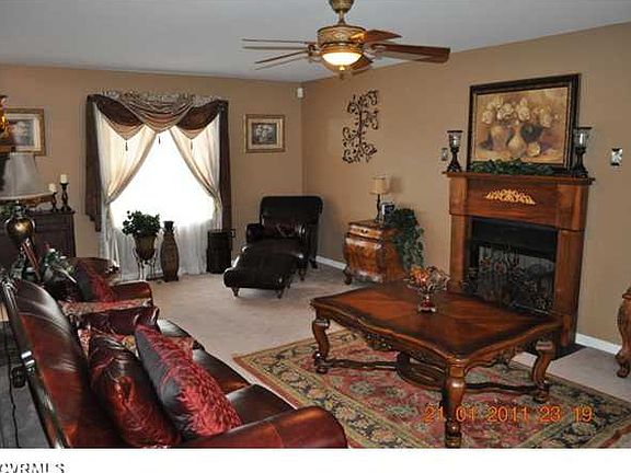3rd image of 15719 Pypers Pointe Dr