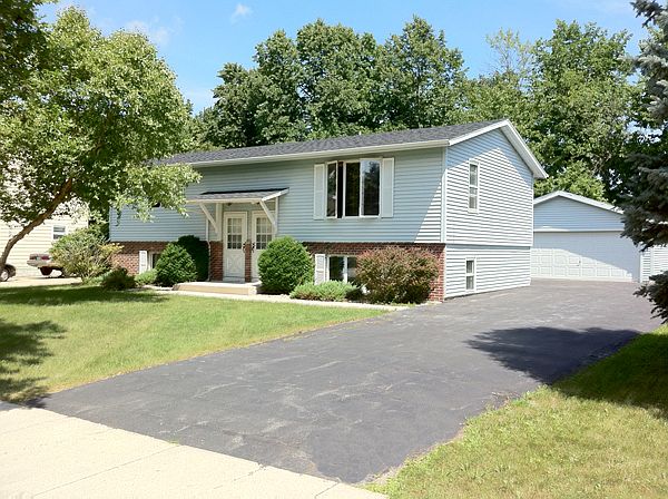 1st image of 632-634 S Colonial Pkwy