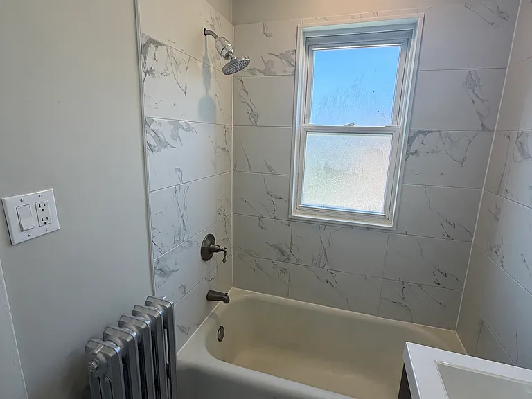 3050 N Lockwood Ave — Photo 5