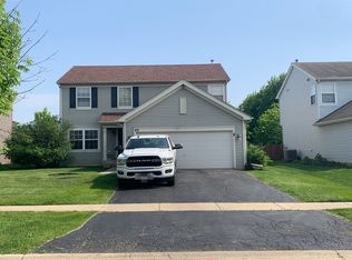 49 Woodland Park Cir, Gilberts, IL 60136