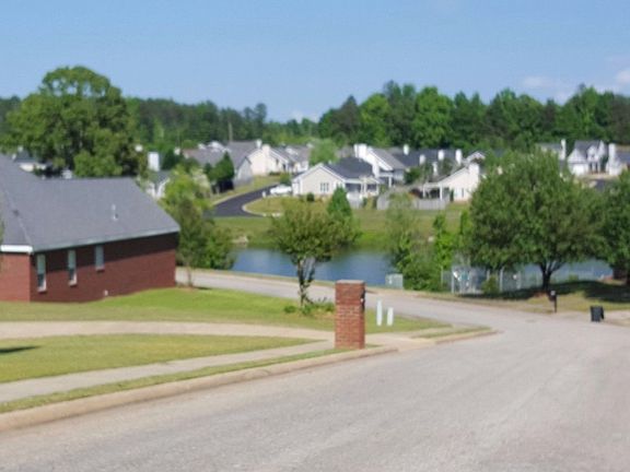 5th image of 8305 Meadowlake Dr W