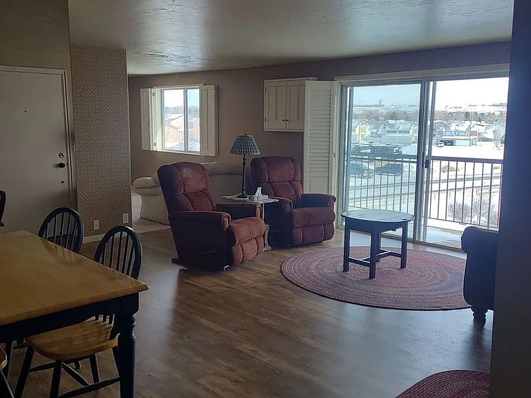 2916 Plumtree Dr #1G — Photo 1