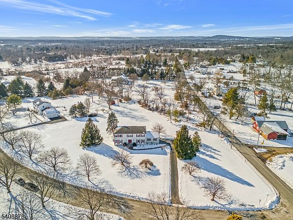 2nd image of 4 Shurts Rd