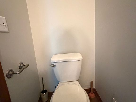 5th image of 10387 High St APT B