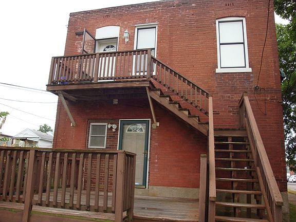3rd image of 5841 Southwest Ave #1