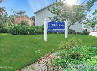 102 Fairharbor Dr, Patchogue, NY 11772