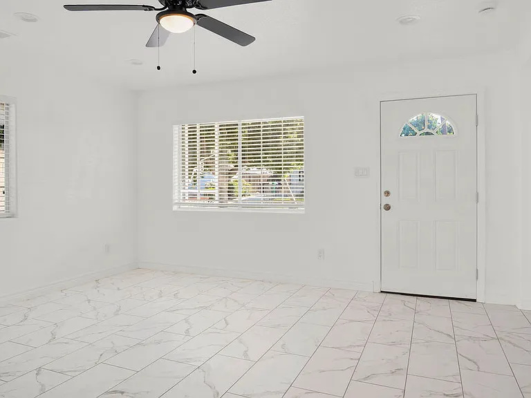 2239 W Lincoln St — Photo 6