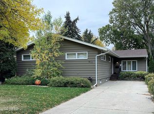 617 2nd St SW, Watertown, SD 57201