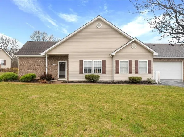 112 Clearwater Dr, Ellwood City, PA 16117