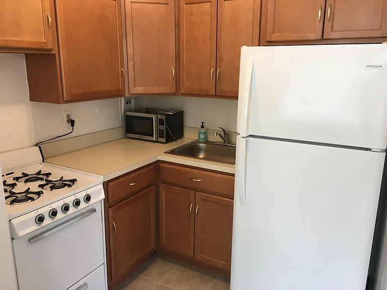 1210 N Taft St #309 — Photo 6