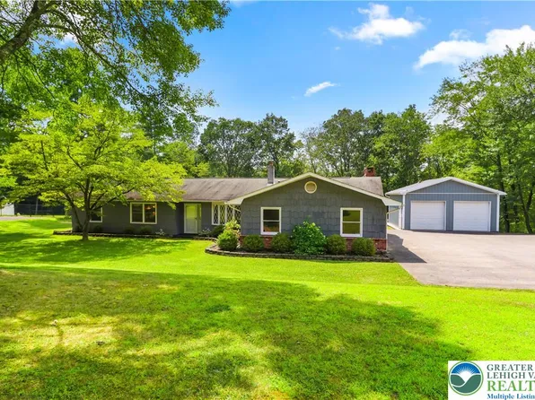 540 Rolling Pines Dr, Saylorsburg, PA 18353